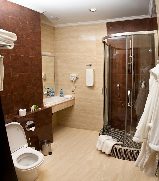 Kiroff Hotel Kharkiv Chambre photo