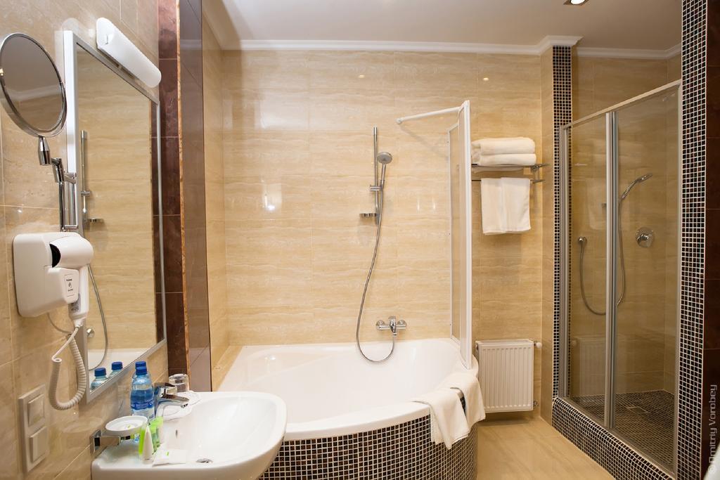 Kiroff Hotel Kharkiv Chambre photo
