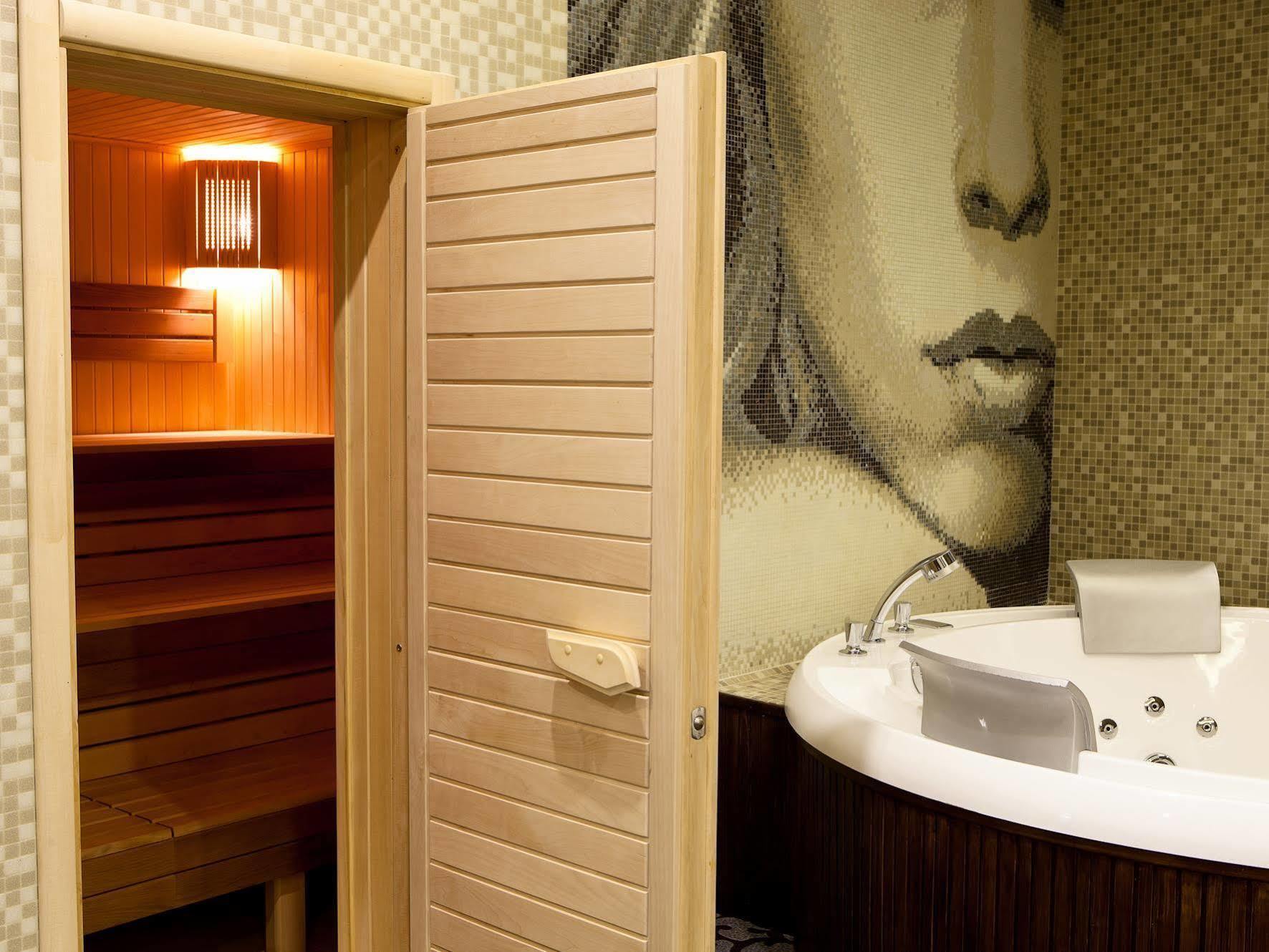 Kiroff Hotel Kharkiv Extérieur photo