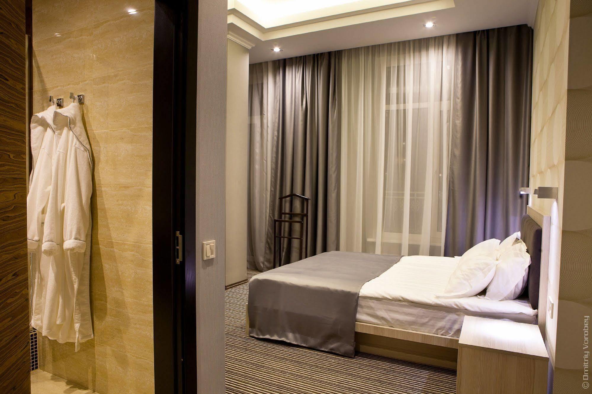 Kiroff Hotel Kharkiv Extérieur photo